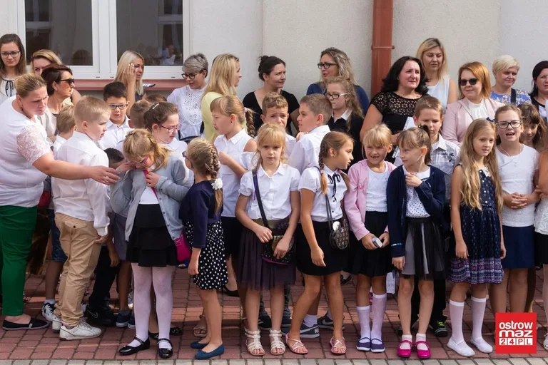 Uczniowie "Jedynki" wrócili w szkolne mury (zdjęcia)