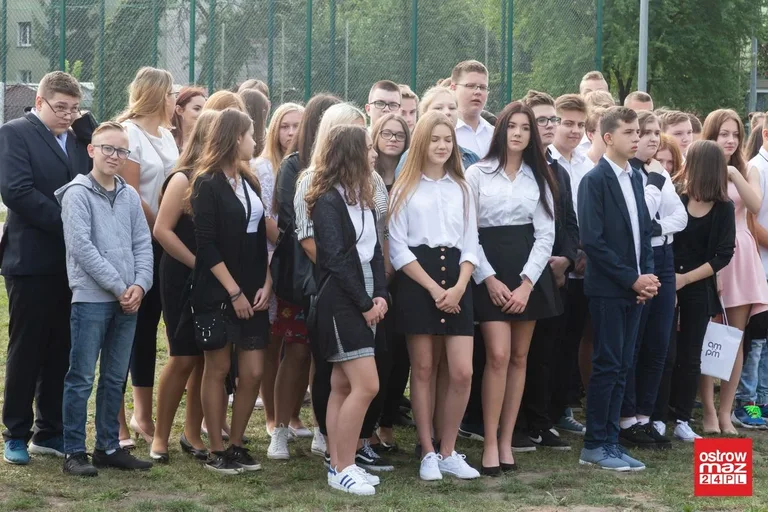"Trójka" powitała nowy rok szkolny (zdjęcia)