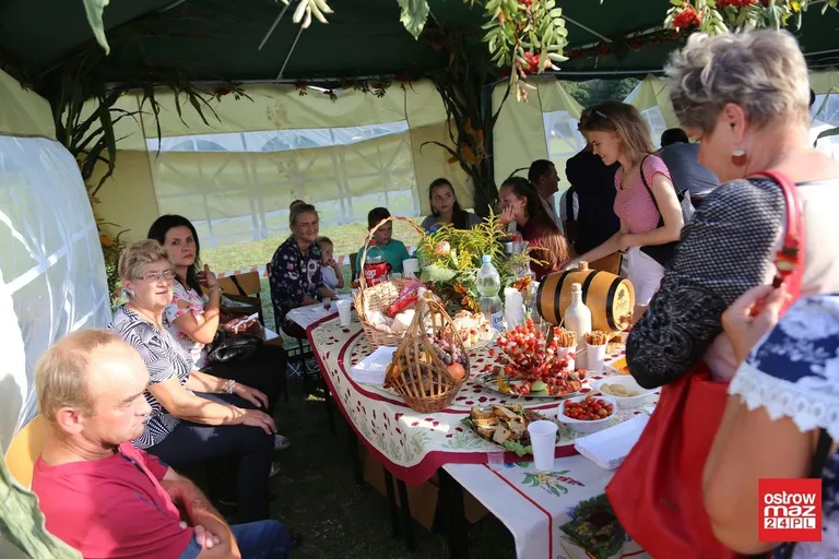 Moc atrakcji i zabawy na Jarmarkach Czerwińskich (zdjęcia, wideo)