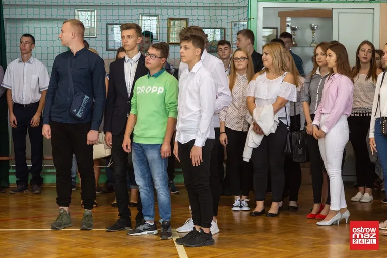 Uczniowie "Rubinka" gotowi do nauki (zdjęcia)