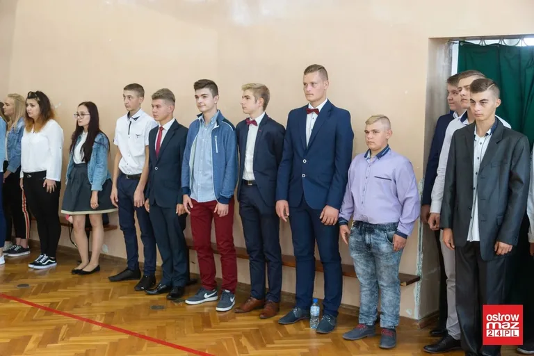 Uczniowie "Rubinka" gotowi do nauki (zdjęcia)