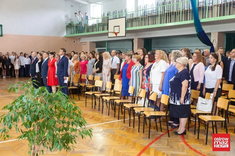 Uczniowie "Rubinka" gotowi do nauki (zdjęcia)