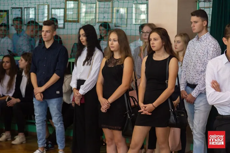Uczniowie "Rubinka" gotowi do nauki (zdjęcia)