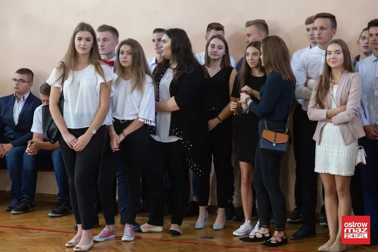 Uczniowie "Rubinka" gotowi do nauki (zdjęcia)