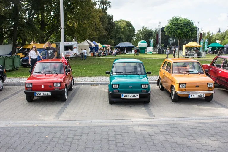 Zlot zabytkowych samochodów (zdjęcia)