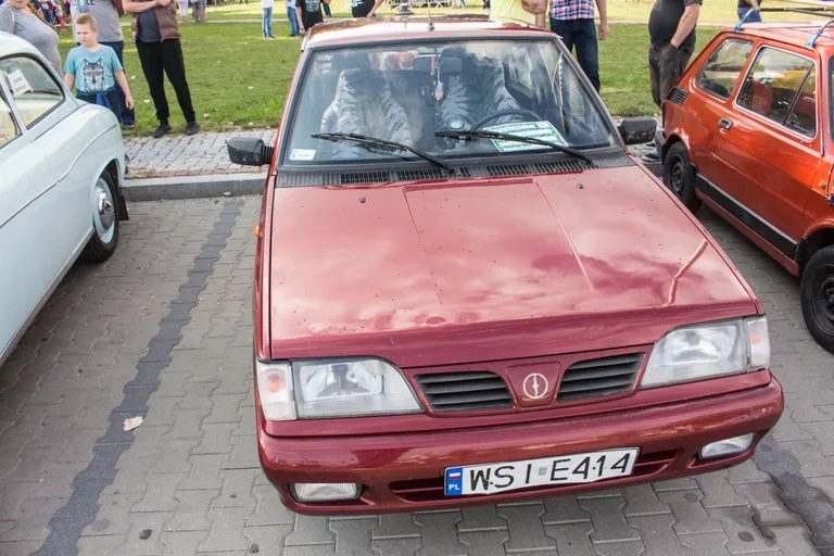 Zlot zabytkowych samochodów (zdjęcia)