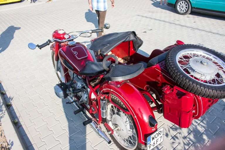 Zlot zabytkowych samochodów (zdjęcia)