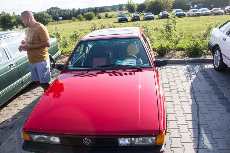 Zlot zabytkowych samochodów (zdjęcia)