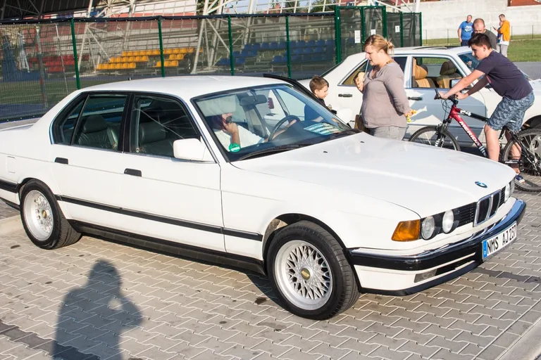 Zlot zabytkowych samochodów (zdjęcia)