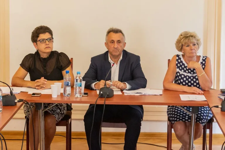 "Normalna spółka nie podwyższa kosztów zadania o 5 procent". Rada miasta przeciwna Ostradzie (zdjęcia, wideo)