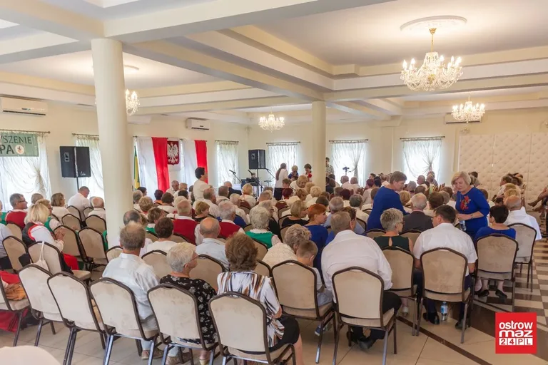 Koncert pieśni patriotycznych w Zarębach Kościelnych (zdjęcia, wideo)