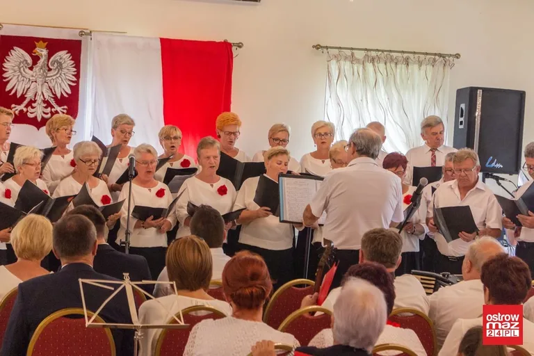 Koncert pieśni patriotycznych w Zarębach Kościelnych (zdjęcia, wideo)