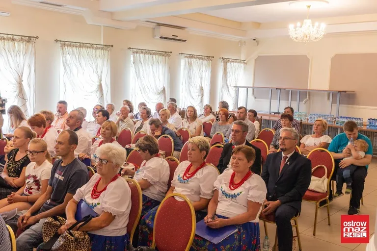 Koncert pieśni patriotycznych w Zarębach Kościelnych (zdjęcia, wideo)