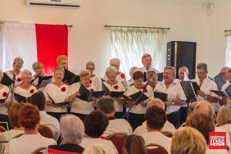 Koncert pieśni patriotycznych w Zarębach Kościelnych (zdjęcia, wideo)