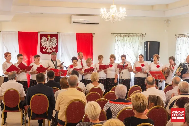 Koncert pieśni patriotycznych w Zarębach Kościelnych (zdjęcia, wideo)