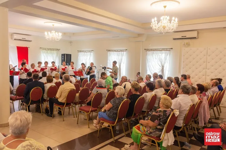 Koncert pieśni patriotycznych w Zarębach Kościelnych (zdjęcia, wideo)
