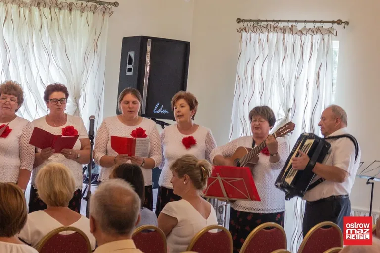 Koncert pieśni patriotycznych w Zarębach Kościelnych (zdjęcia, wideo)