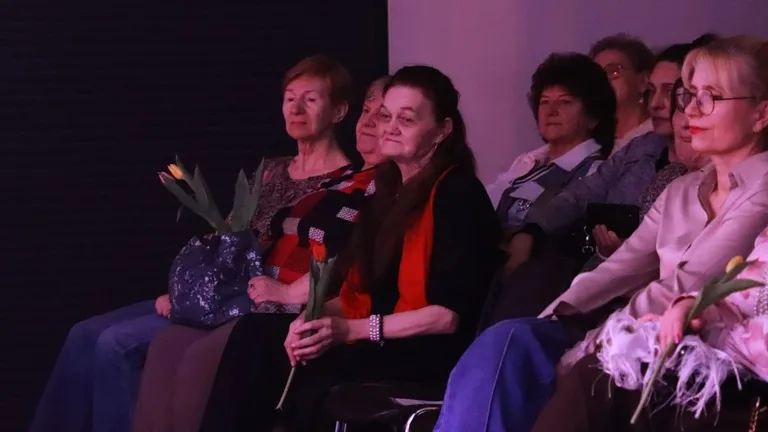 Wyjątkowy koncert w Starej Elektrowni. Tak wyglądało "Mazowsze Paniom" w Ostrowi (zdjęcia, wideo)