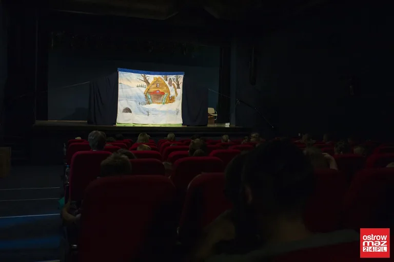 Chytry lisek przepędził zajączka z domu (zdjęcia, wideo)