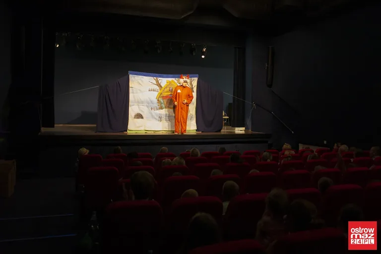 Chytry lisek przepędził zajączka z domu (zdjęcia, wideo)