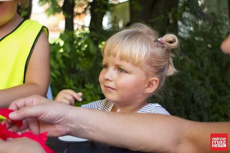 Zagadki i quizy o niepodległej w letnim ogrodzie biblioteki (zdjęcia, wideo)
