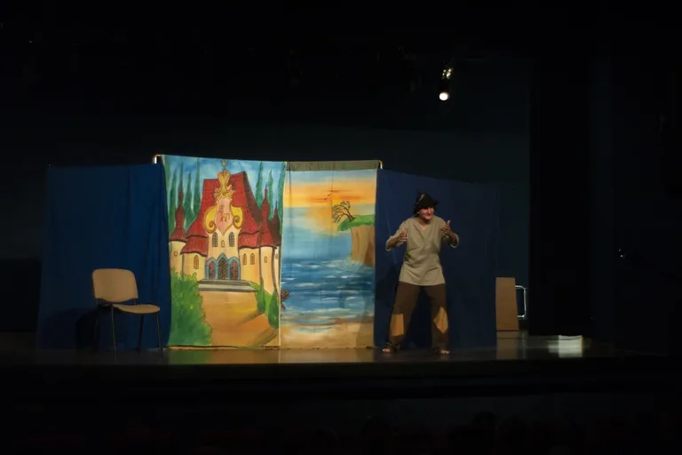 Spektakl dla dzieci w Kinie Ostrovia (zdjęcia, wideo)