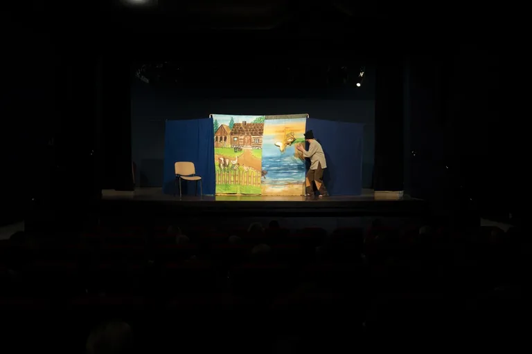 Spektakl dla dzieci w Kinie Ostrovia (zdjęcia, wideo)