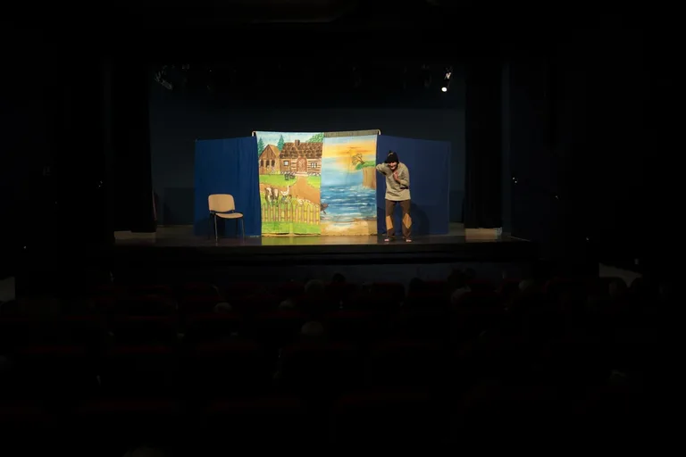 Spektakl dla dzieci w Kinie Ostrovia (zdjęcia, wideo)