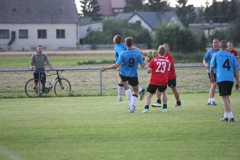 GKS Andrzejewo uległ Rzekuniance (zdjęcia, wideo)