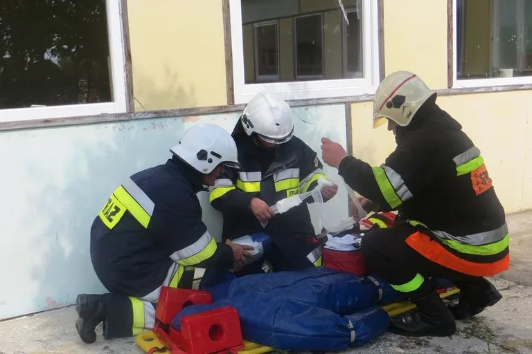 Manewry strażackie w gminie Andrzejewo (zdjęcia)