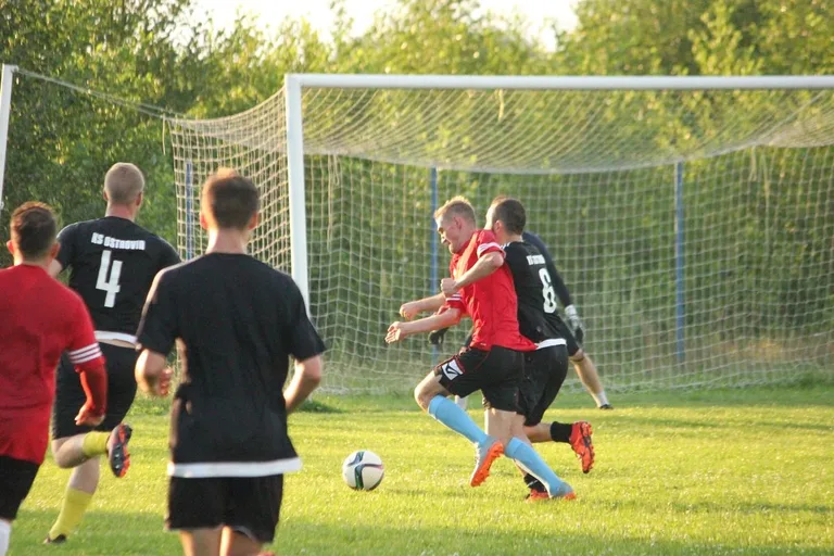Ostrovia uległa w Troszynie (zdjęcia, wideo)