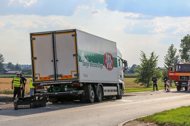 Śmiertelny wypadek na drodze do Różana (zdjęcia)