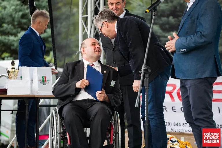 MKS Małkinia 80-latkiem (zdjęcia, wideo)