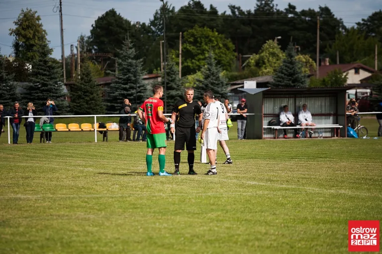 MKS Małkinia 80-latkiem (zdjęcia, wideo)