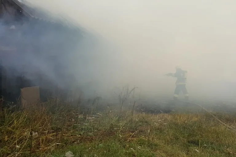 Ogromny pożar zabudowań w gminie Boguty-Pianki (zdjęcia)