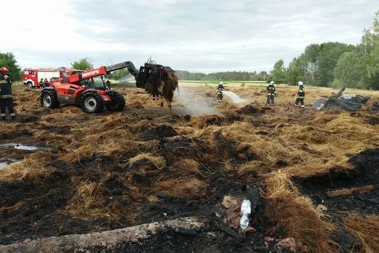 Ogromny pożar zabudowań w gminie Boguty-Pianki (zdjęcia)