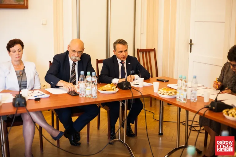 Burmistrz Bauer bez absolutorium (zdjęcia, wideo)