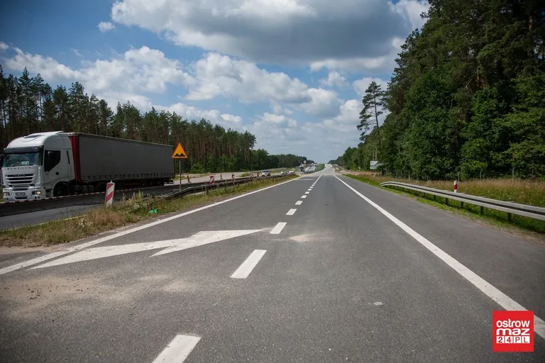 Intensywne prace na odcinkach drogi ekspresowej S8 (zdjęcia)