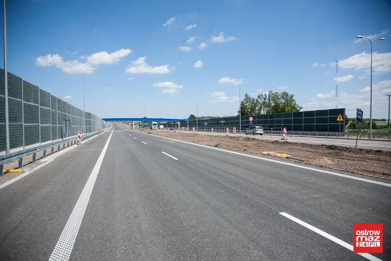 Intensywne prace na odcinkach drogi ekspresowej S8 (zdjęcia)