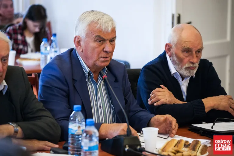 Nadzwyczajna sesja rady miasta bez efektu (zdjęcia, wideo - cała sesja)