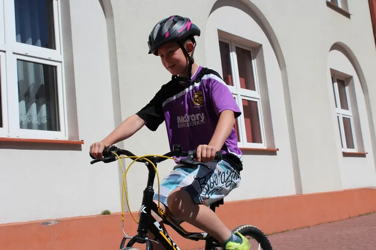 Uczniowie "jedynki" z kartami rowerowymi (zdjęcia)