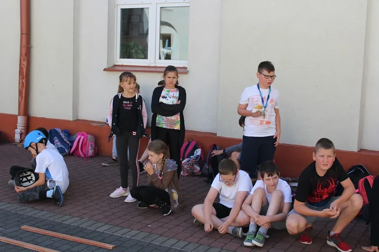 Uczniowie "jedynki" z kartami rowerowymi (zdjęcia)
