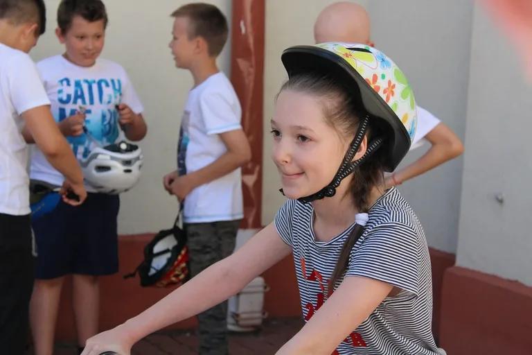 Uczniowie "jedynki" z kartami rowerowymi (zdjęcia)
