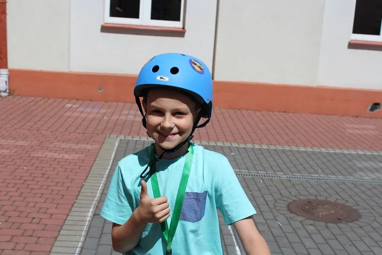 Uczniowie "jedynki" z kartami rowerowymi (zdjęcia)