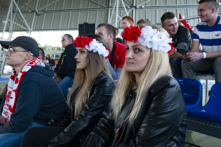 Rozczarowanie w ostrowskiej strefie kibica (zdjęcia, wideo)
