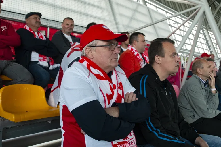 Rozczarowanie w ostrowskiej strefie kibica (zdjęcia, wideo)