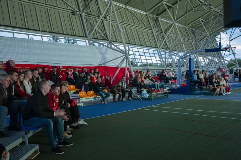 Rozczarowanie w ostrowskiej strefie kibica (zdjęcia, wideo)