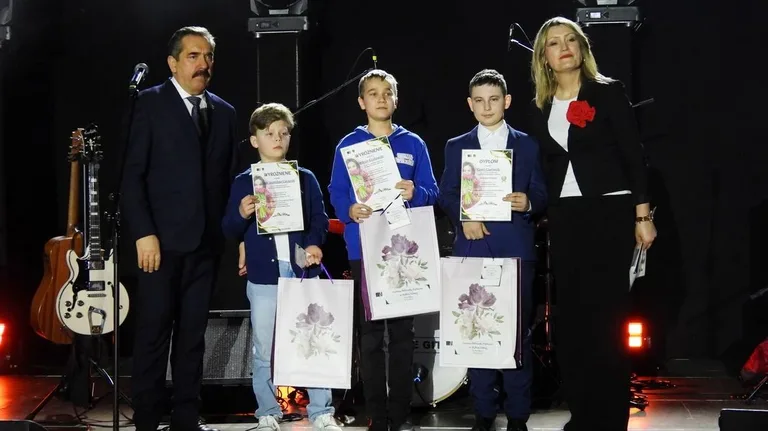 Gminny Dzień Kobiet w Małkini Górnej (zdjęcia, wideo)