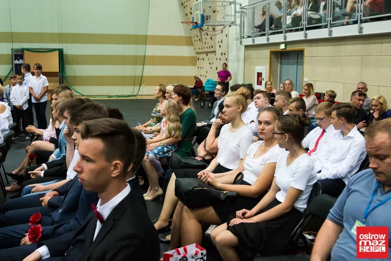 Zakończenie roku szkolnego w SP nr 1 z minister Zalewską (zdjęcia, wideo)