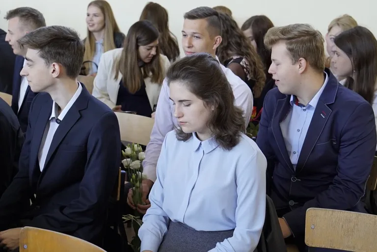 Uczniowie "Ekonomika" rozpoczęli wakacje (zdjęcia)